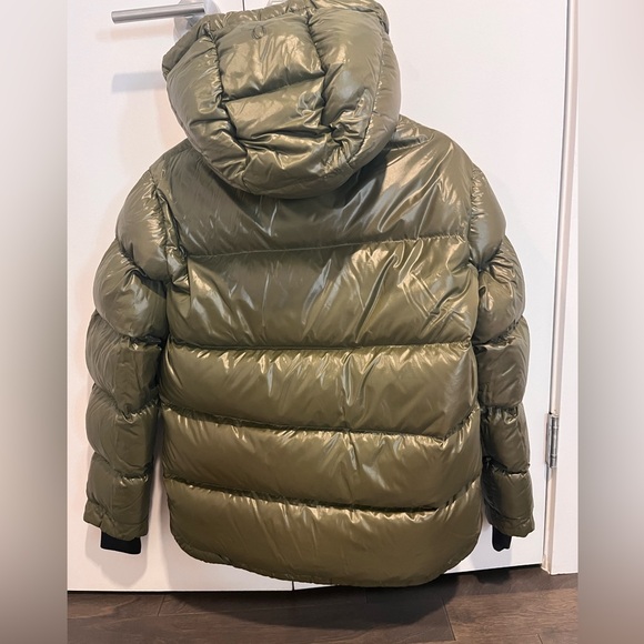 Aritzia TNA Superpuff Puffer Jacket - Picture 10 of 10